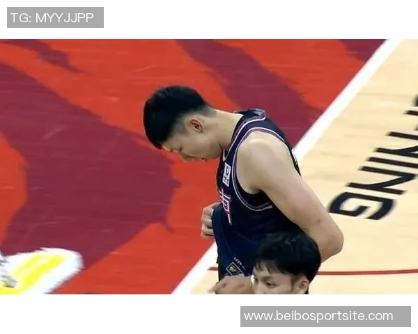 周琦半场表现惊艳7分钟内高效拿下9分2板1断展现实力